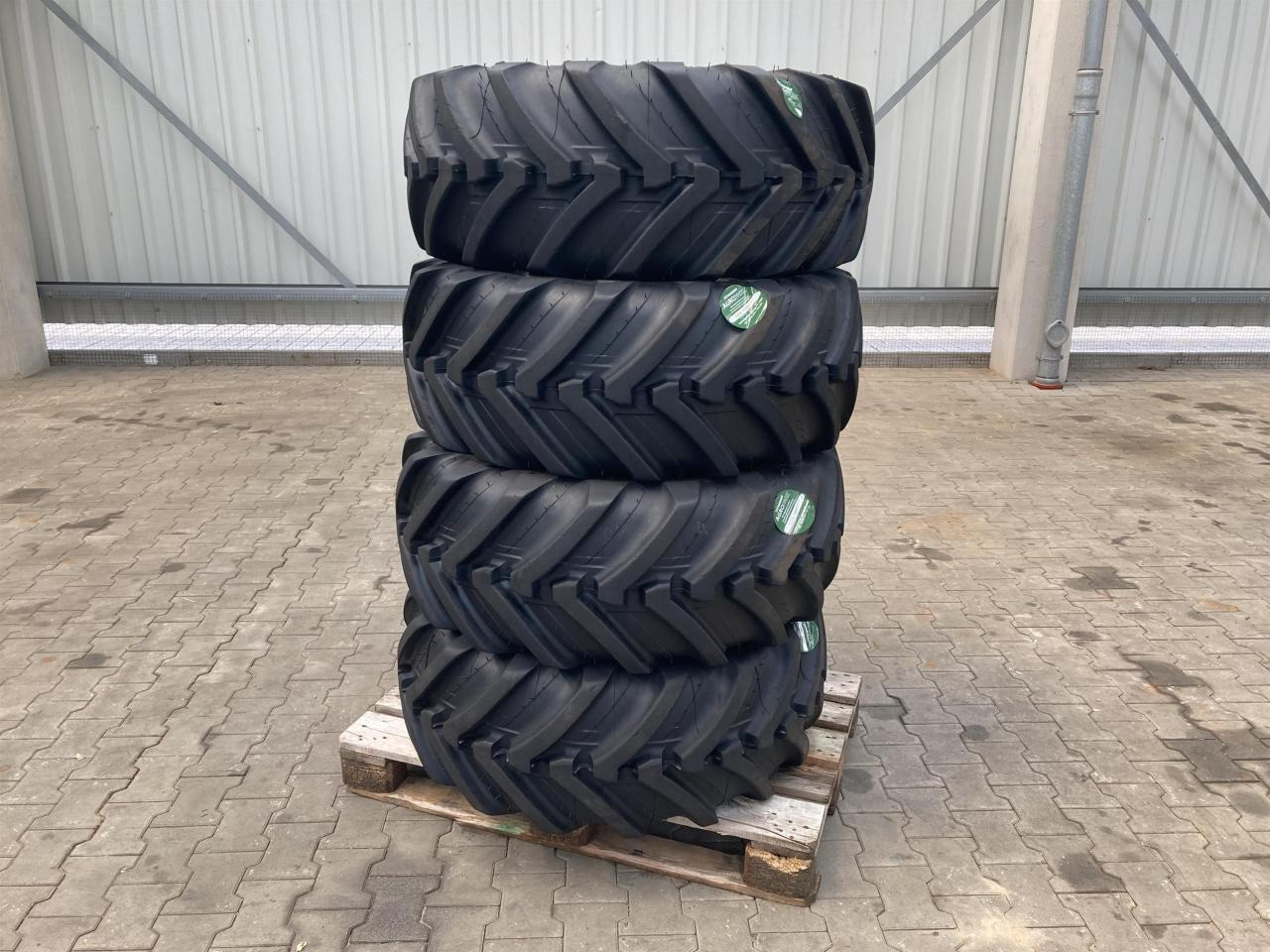 Michelin 400/70R20 - Гума за Селскостопанска техника: снимка 1 Michelin 400/70R20 - Гума за Селскостопанска техника: снимка 1