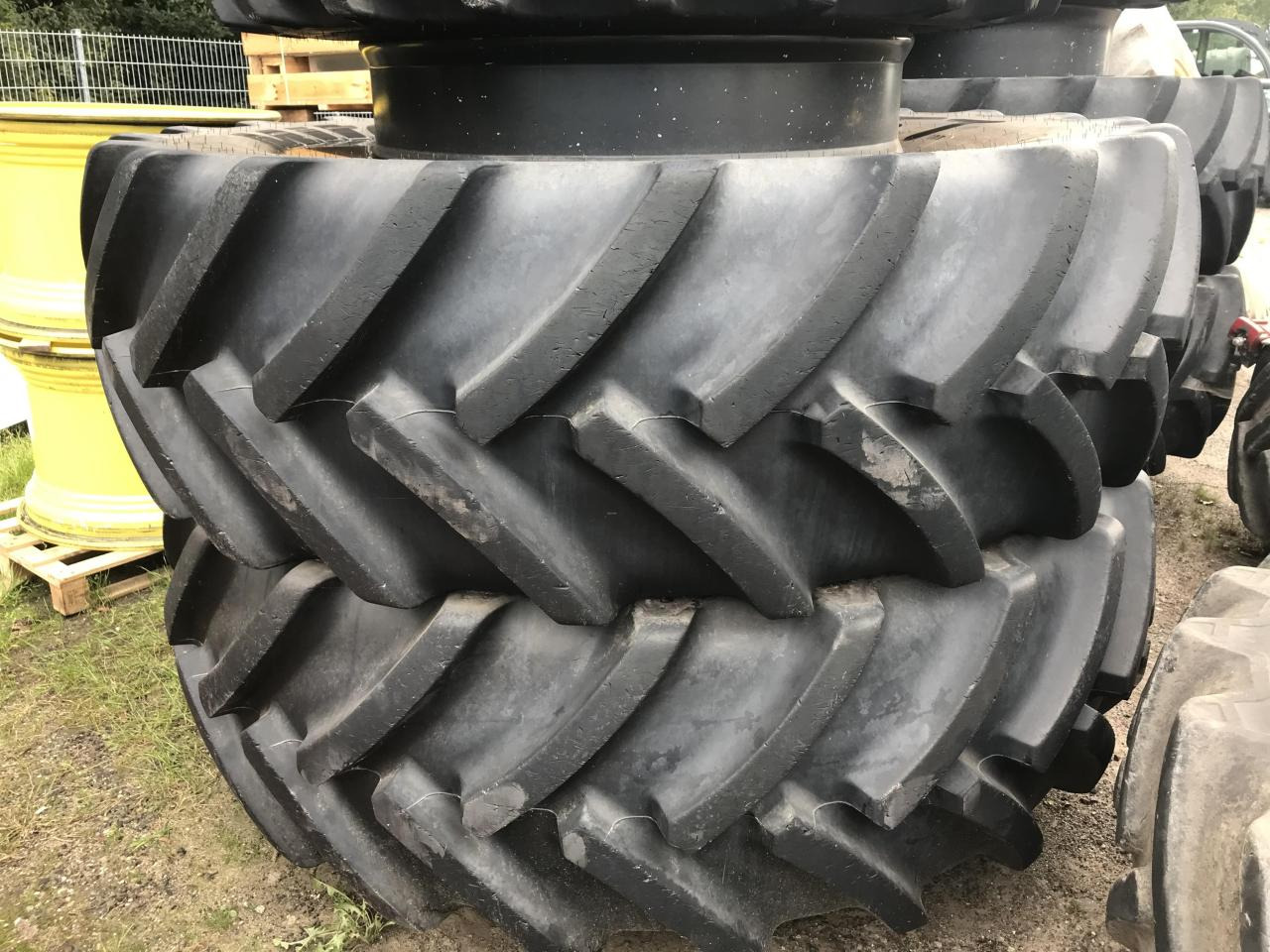Mitas 680/80R42 - Гума за Селскостопанска техника: снимка 1 Mitas 680/80R42 - Гума за Селскостопанска техника: снимка 1