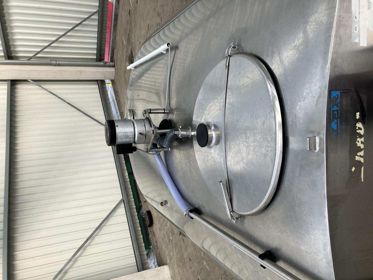 Müller O-700, ca. 3.000 Ltr. - Доилна техника: снимка 3 Müller O-700, ca. 3.000 Ltr. - Доилна техника: снимка 3