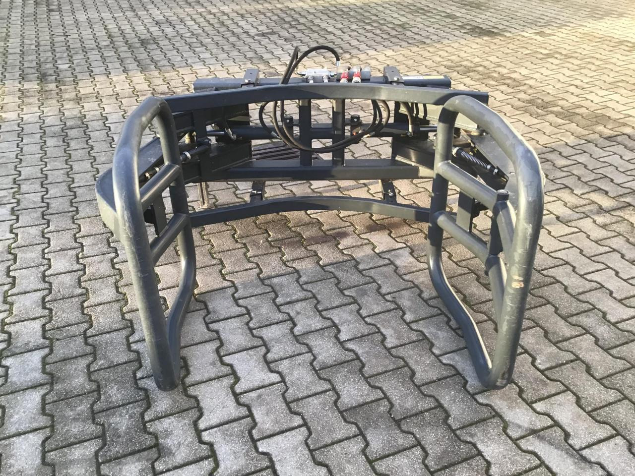 Saphir Folienballenzange FBZ - Челен товарач за трактор: снимка 1 Saphir Folienballenzange FBZ - Челен товарач за трактор: снимка 1