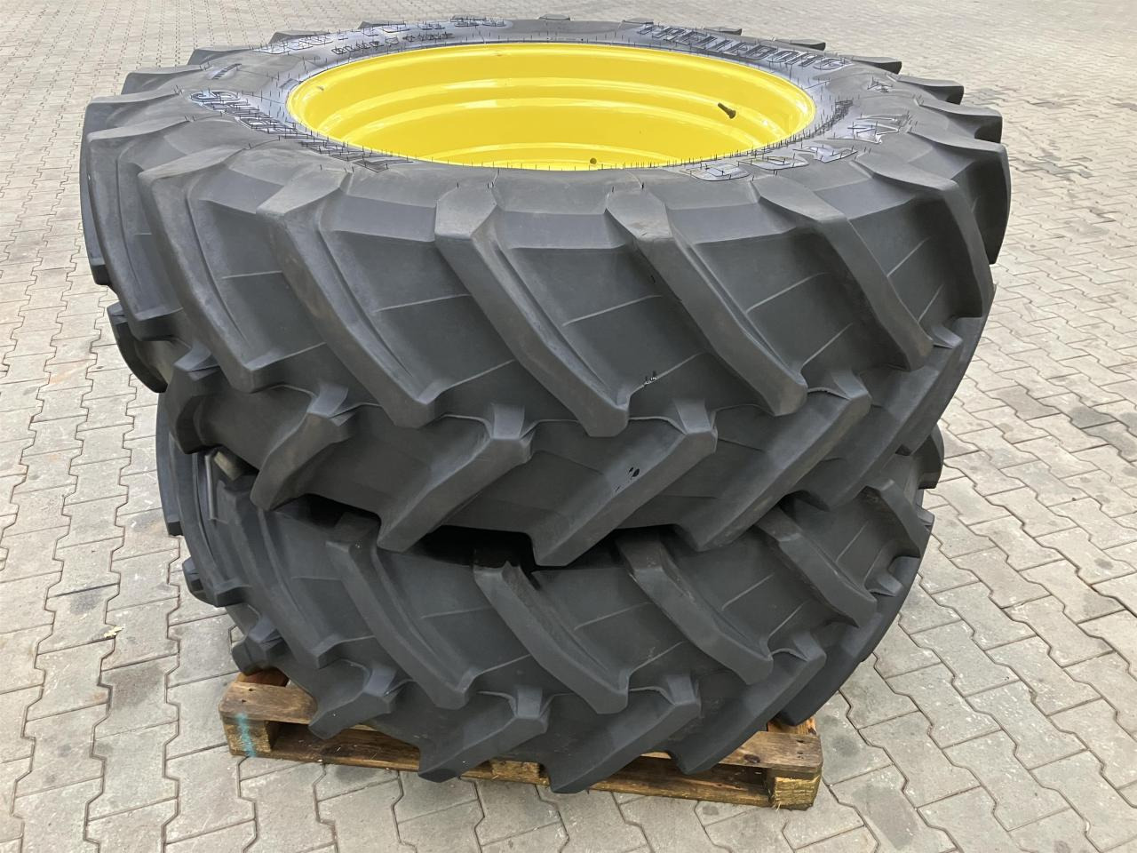 Trelleborg 520/70R38 - Гума за Селскостопанска техника: снимка 3 Trelleborg 520/70R38 - Гума за Селскостопанска техника: снимка 3