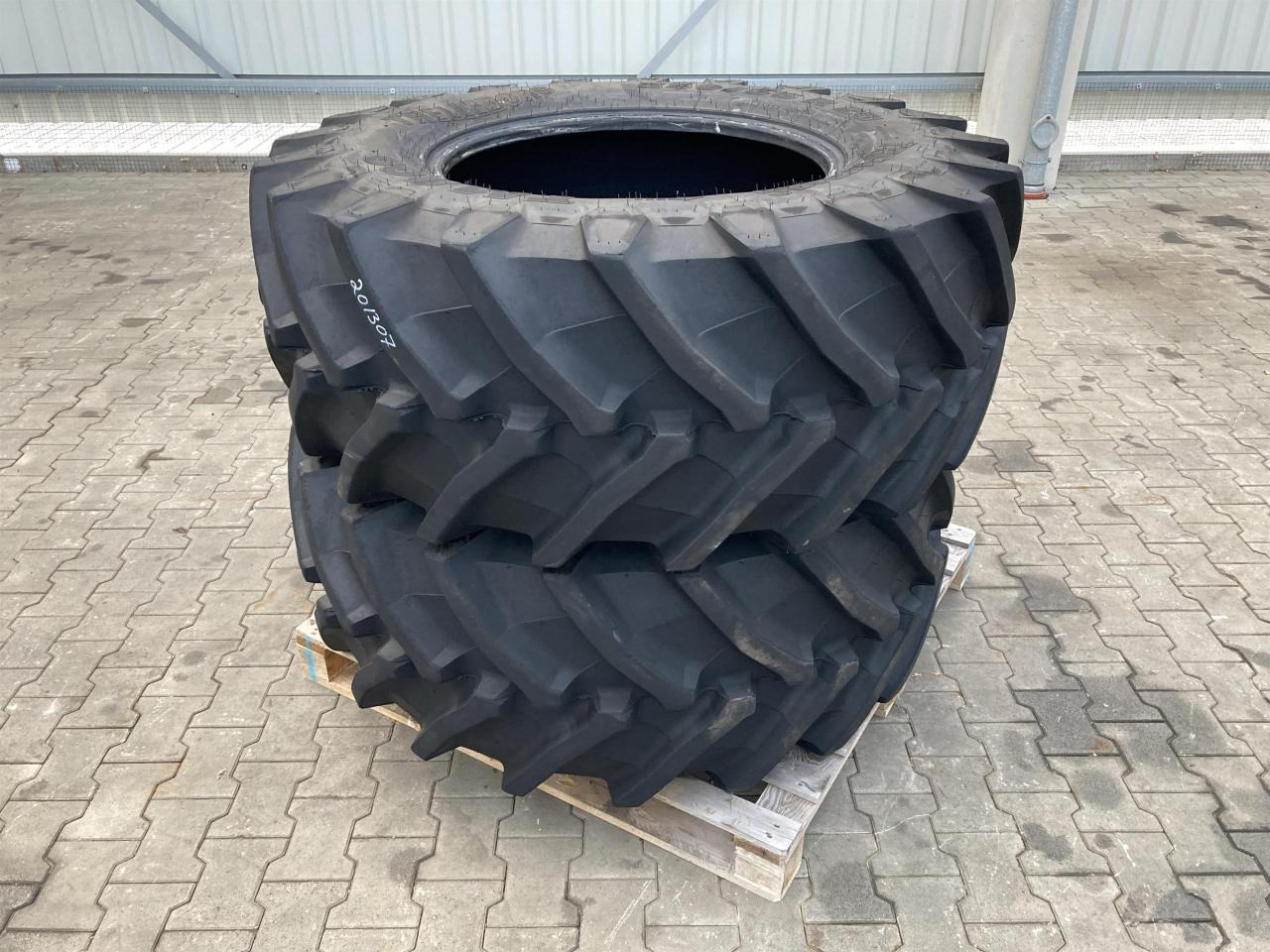Trelleborg 540/65R28 - Гума за Селскостопанска техника: снимка 1 Trelleborg 540/65R28 - Гума за Селскостопанска техника: снимка 1