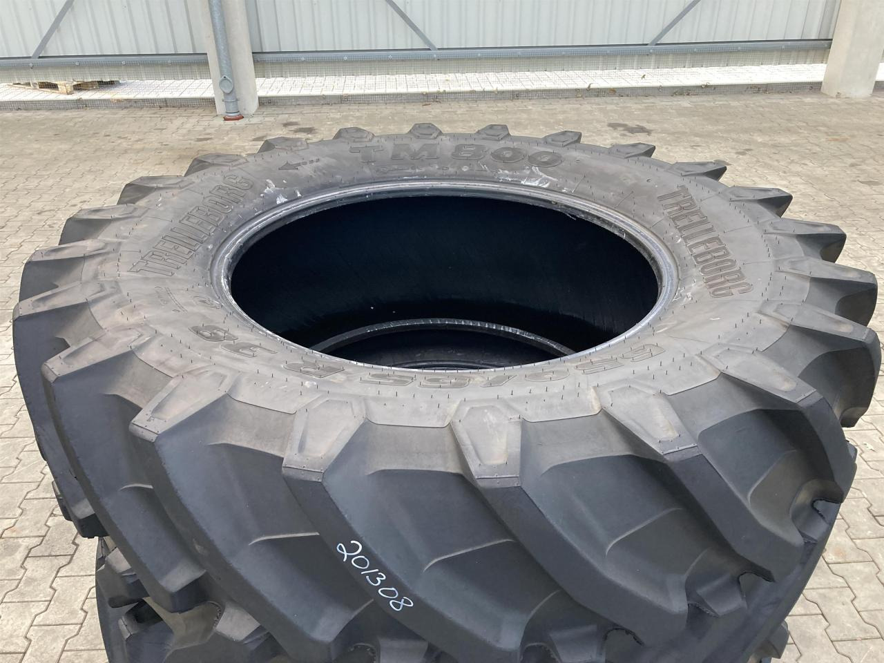 Trelleborg 650/65R38 - Гума за Селскостопанска техника: снимка 2 Trelleborg 650/65R38 - Гума за Селскостопанска техника: снимка 2
