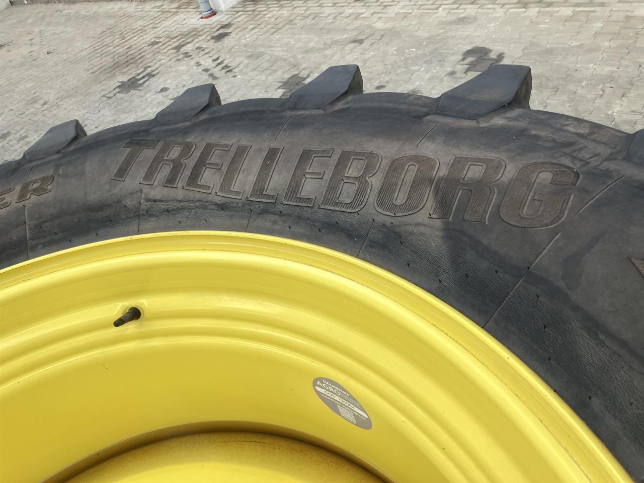 Trelleborg 710/70R42 - Гума за Селскостопанска техника: снимка 4 Trelleborg 710/70R42 - Гума за Селскостопанска техника: снимка 4