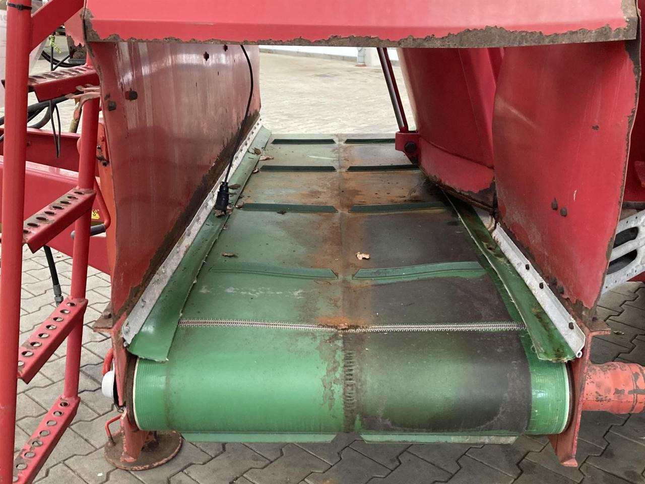 Trioliet Solomix 1 VL 1000 - Миксер-вагон: снимка 2 Trioliet Solomix 1 VL 1000 - Миксер-вагон: снимка 2