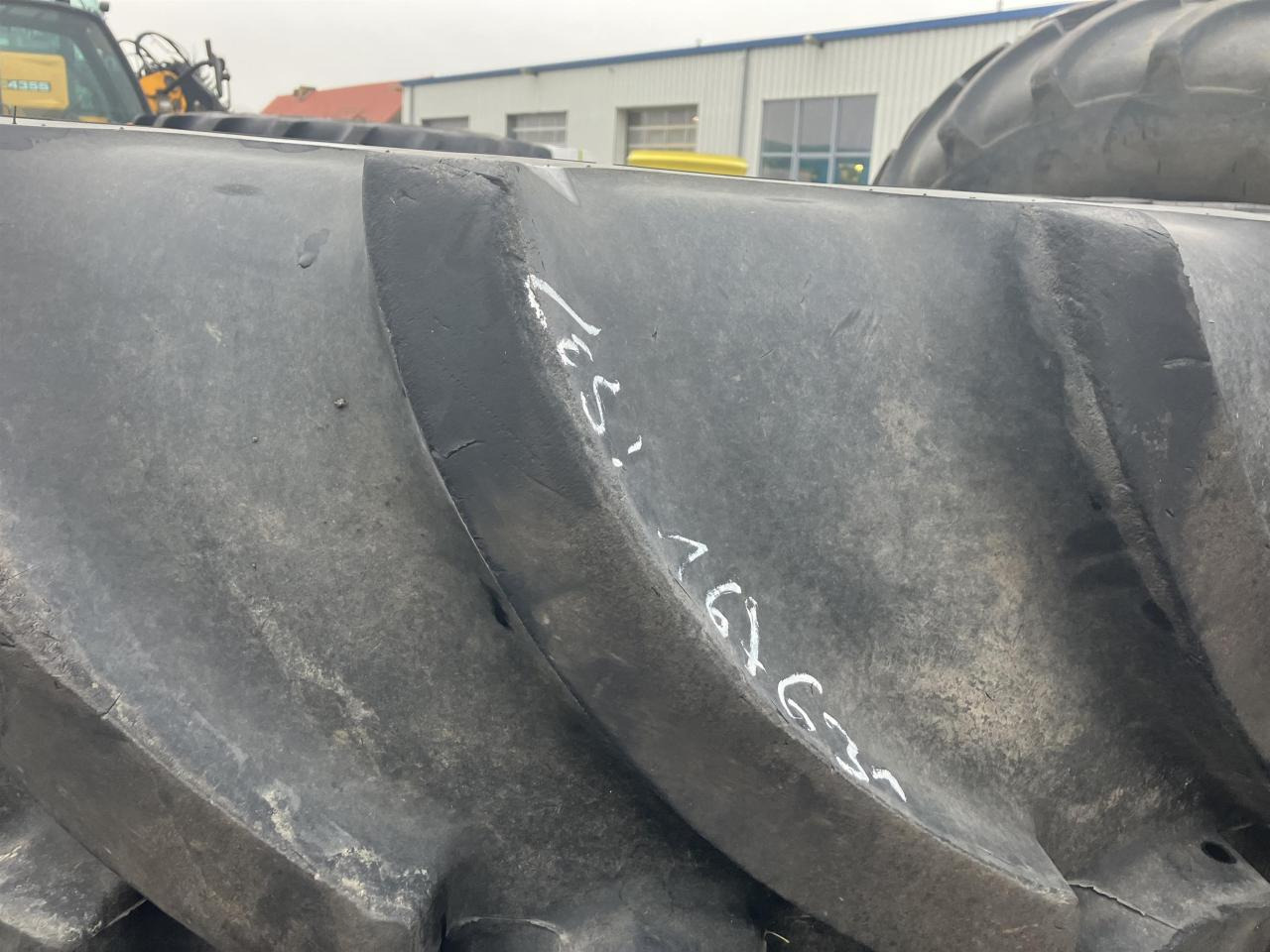Vredestein 600/70R30 - Гума за Селскостопанска техника: снимка 2 Vredestein 600/70R30 - Гума за Селскостопанска техника: снимка 2