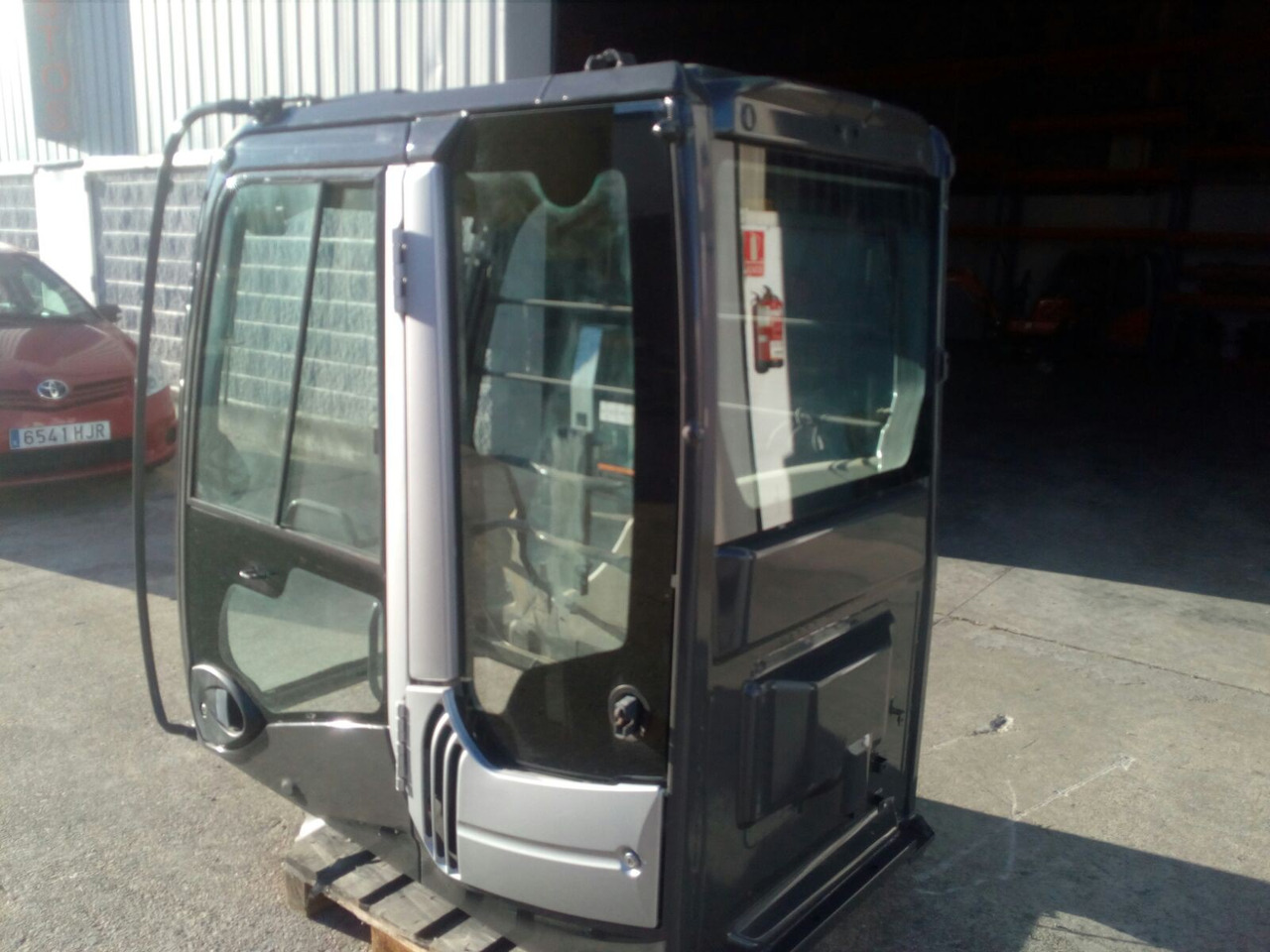 Cab ROPS HITACHI ZX270-3 ZX280-3 4665065 - Кабина за Строителна техника: снимка 1 Cab ROPS HITACHI ZX270-3 ZX280-3 4665065 - Кабина за Строителна техника: снимка 1