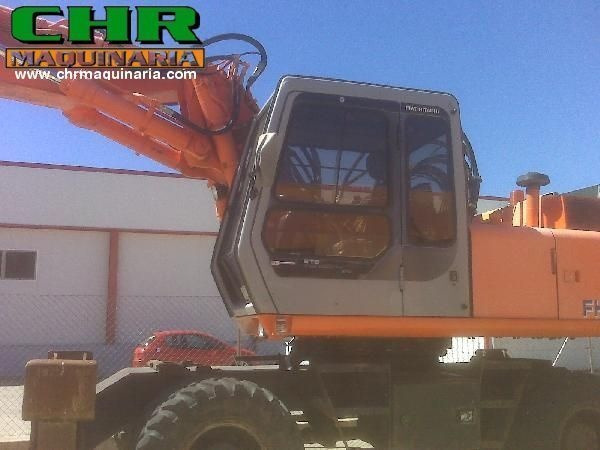 Fiat-Hitachi FH200W.3 - Колесен багер: снимка 1 Fiat-Hitachi FH200W.3 - Колесен багер: снимка 1