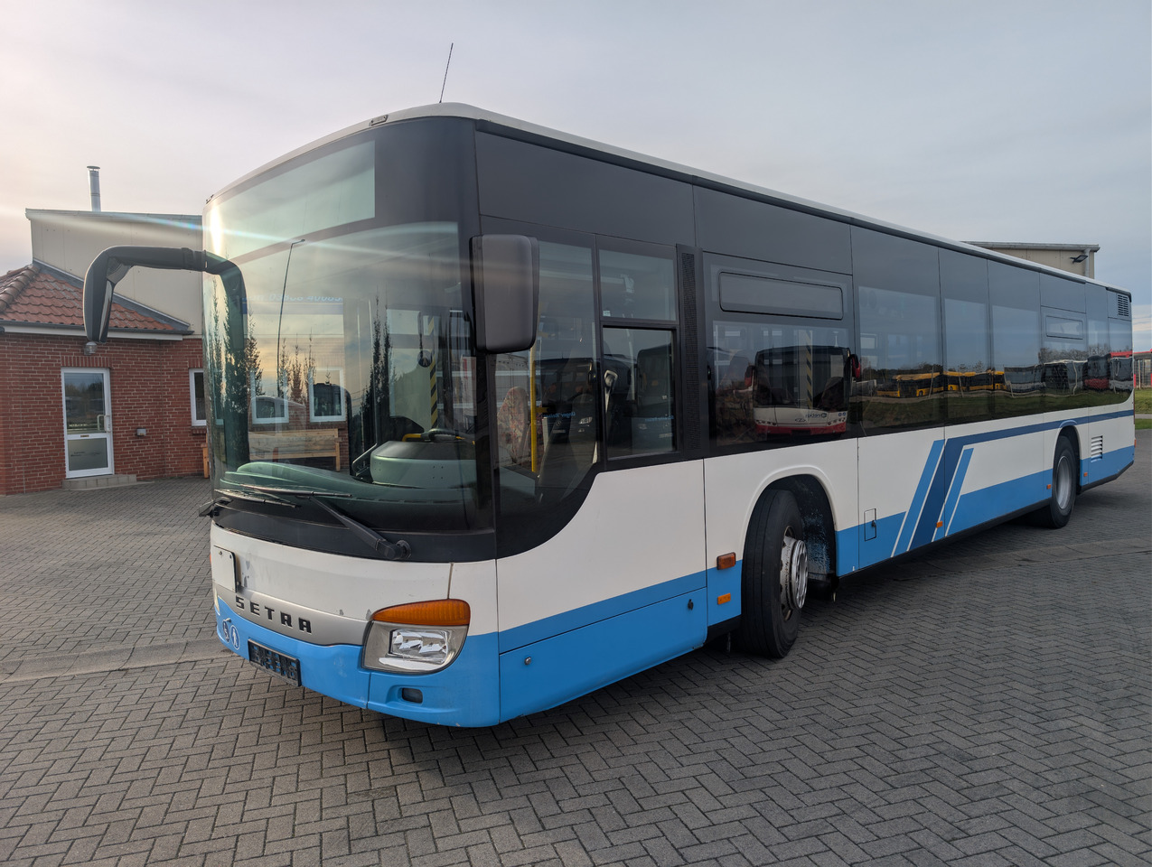SETRA S 415 NF (Niederflur-Linienbus, Klasse II) - Градски автобус: снимка 3 SETRA S 415 NF (Niederflur-Linienbus, Klasse II) - Градски автобус: снимка 3
