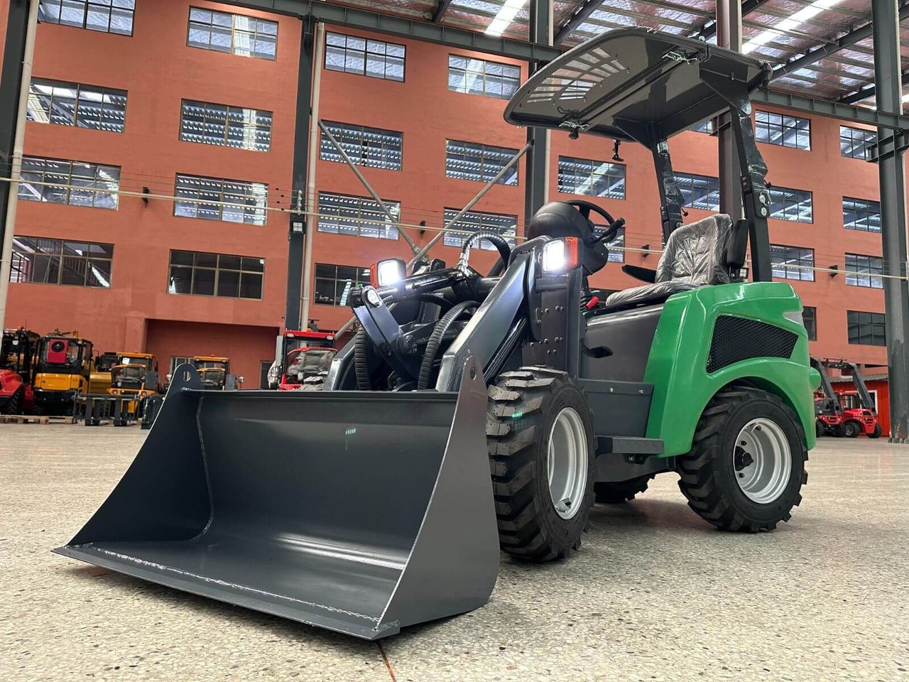 Everun Hoflader elektrisch - Компактен товарач: снимка 1 Everun Hoflader elektrisch - Компактен товарач: снимка 1