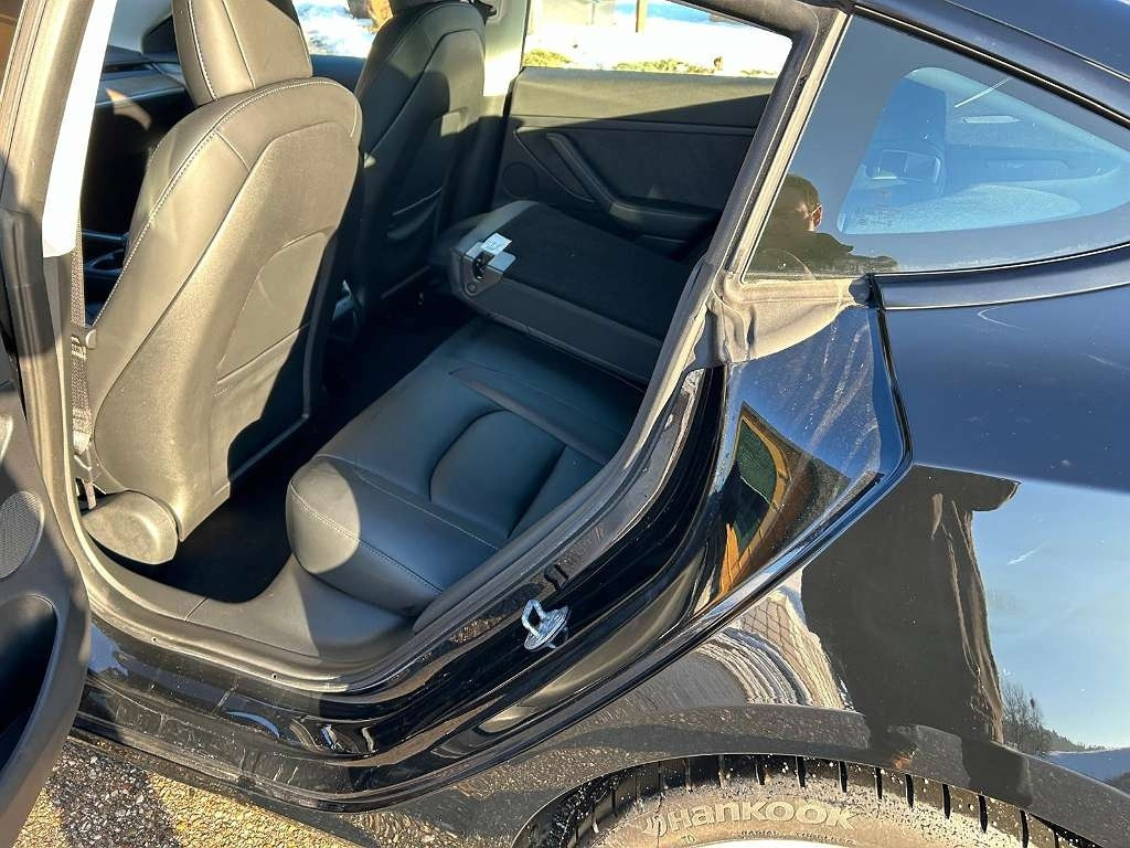 Tesla Model 3 Long Range - Лек автомобил: снимка 5 Tesla Model 3 Long Range - Лек автомобил: снимка 5