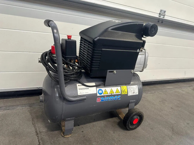 Airmec Fiac BXA 25200 Elektrische Zuigercompressor 2 PK 150 L / min 8 Bar - Компресор за въздух: снимка 2 Airmec Fiac BXA 25200 Elektrische Zuigercompressor 2 PK 150 L / min 8 Bar - Компресор за въздух: снимка 2