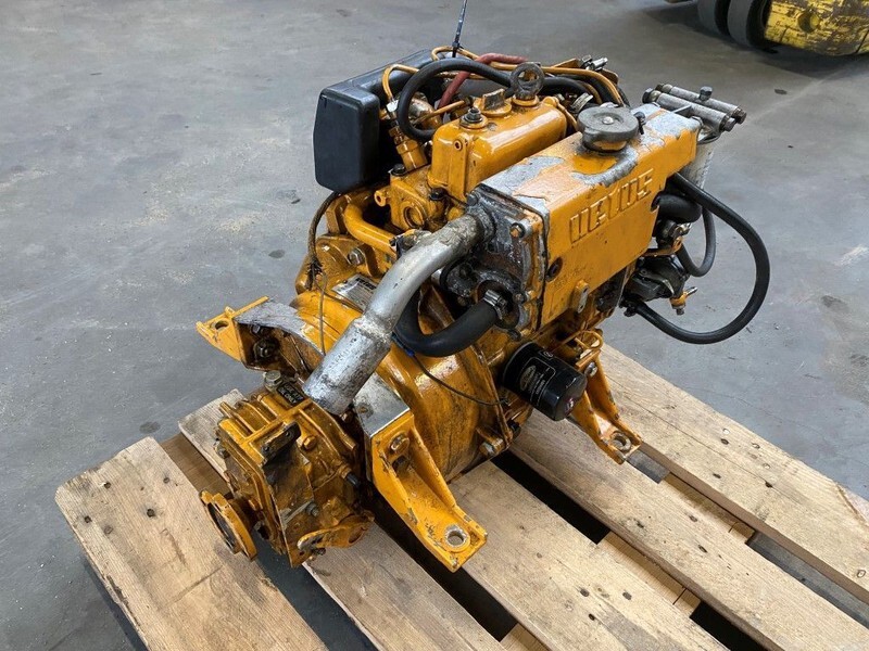 Caterpillar Vetus M205 7.7 kW / 10.5 PK Marine Diesel motor met keerkoppeling - Двигател: снимка 5 Caterpillar Vetus M205 7.7 kW / 10.5 PK Marine Diesel motor met keerkoppeling - Двигател: снимка 5