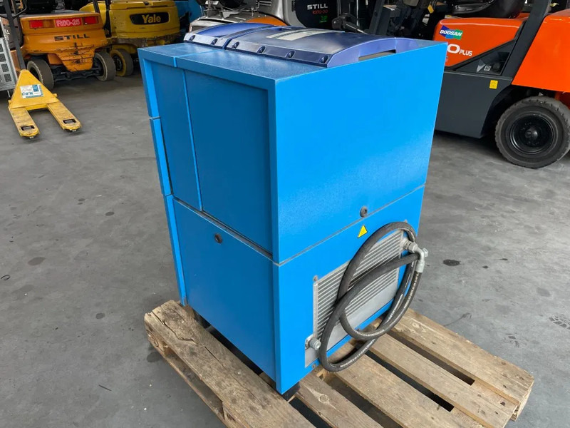Compair L07 - 7,5A Schroefcompressor 750L/min als nieuw! - Компресор за въздух: снимка 5 Compair L07 - 7,5A Schroefcompressor 750L/min als nieuw! - Компресор за въздух: снимка 5