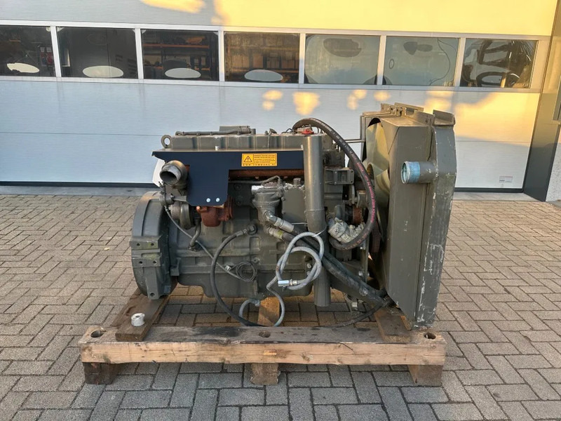 Cummins C300-20 Diesel Engine 300 PK / HP 6 cylinder Diesel motor - Двигател за Подемно-транспортна техника: снимка 1 Cummins C300-20 Diesel Engine 300 PK / HP 6 cylinder Diesel motor - Двигател за Подемно-транспортна техника: снимка 1