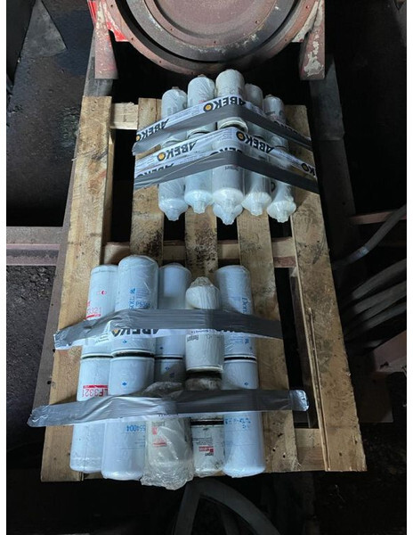 Електрогенератор Cummins KTTA 19 C Dieselmotor in container 585 PK: снимка 8