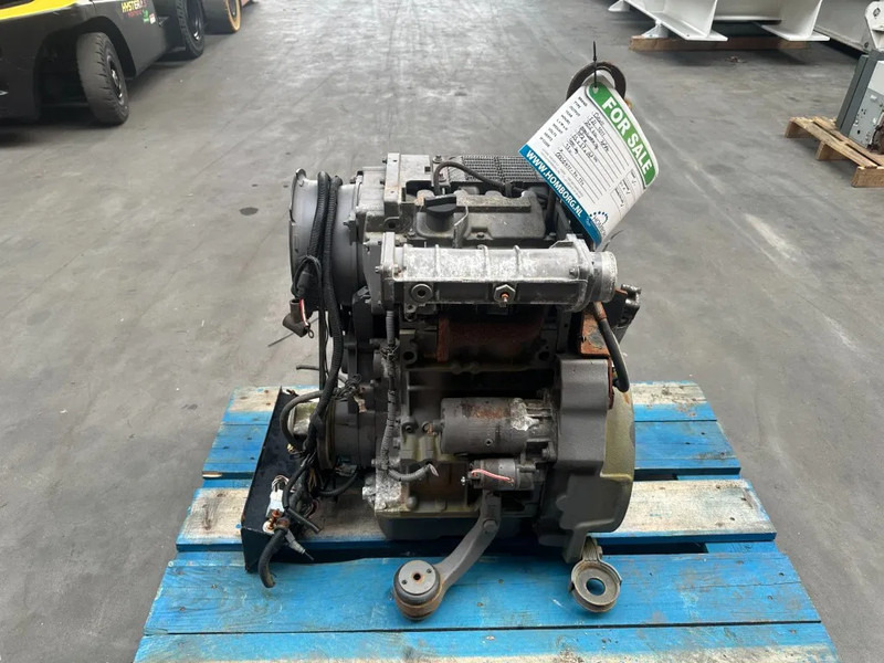 Deutz F2L 1011 Diesel Motor 20.5 kW 28 PK 2 cylinder diesel Engine - Двигател за Подемно-транспортна техника: снимка 1 Deutz F2L 1011 Diesel Motor 20.5 kW 28 PK 2 cylinder diesel Engine - Двигател за Подемно-транспортна техника: снимка 1