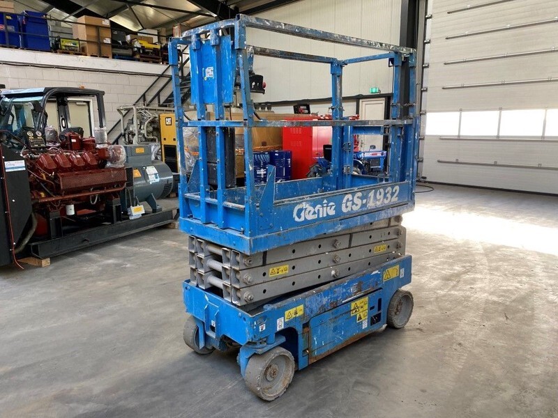 Genie GS 1932 Elektrische Schaarhoogwerker 7.8 meter werkhoogte 304 uur ! - Ножична работна платформа: снимка 1 Genie GS 1932 Elektrische Schaarhoogwerker 7.8 meter werkhoogte 304 uur ! - Ножична работна платформа: снимка 1