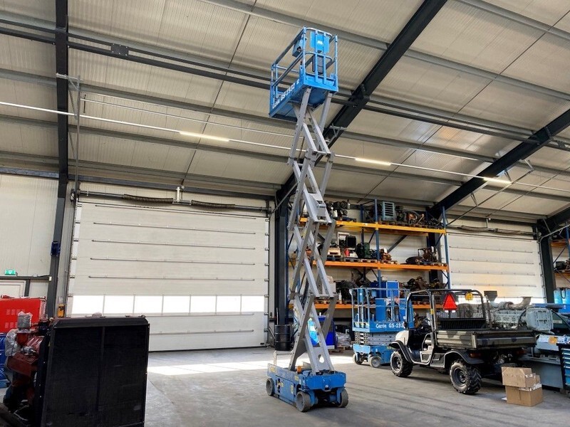 Genie GS 1932 Elektrische Schaarhoogwerker 7.8 meter werkhoogte 304 uur ! - Ножична работна платформа: снимка 3 Genie GS 1932 Elektrische Schaarhoogwerker 7.8 meter werkhoogte 304 uur ! - Ножична работна платформа: снимка 3