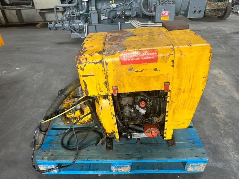 Hatz 2L30C Silent Diesel Motor 19 kW 26 PK met hydrauliekpomp - Двигател за Подемно-транспортна техника: снимка 5 Hatz 2L30C Silent Diesel Motor 19 kW 26 PK met hydrauliekpomp - Двигател за Подемно-транспортна техника: снимка 5