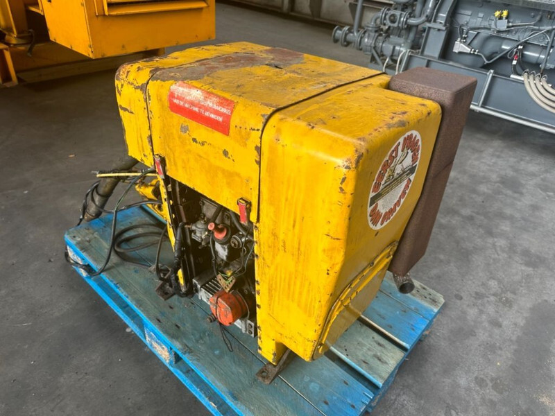 Hatz 2L30C Silent Diesel Motor 19 kW 26 PK met hydrauliekpomp - Двигател за Подемно-транспортна техника: снимка 3 Hatz 2L30C Silent Diesel Motor 19 kW 26 PK met hydrauliekpomp - Двигател за Подемно-транспортна техника: снимка 3