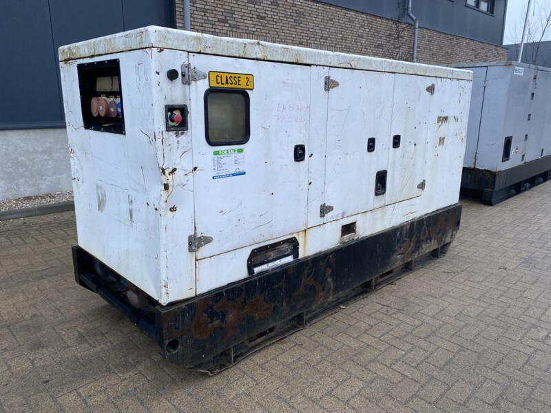 Himoinsa HFW 200 Iveco NEF 67 Stamford 200 kVA Silent generatorset - Електрогенератор: снимка 3 Himoinsa HFW 200 Iveco NEF 67 Stamford 200 kVA Silent generatorset - Електрогенератор: снимка 3