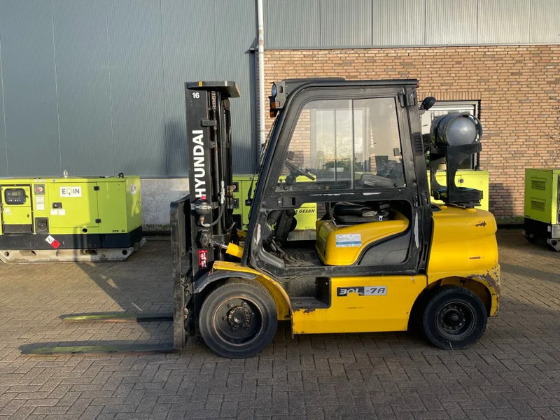 Hyundai 30L-7A 3 ton Triplex Sideshift Positioner LPG Heftruck - Газокар: снимка 2 Hyundai 30L-7A 3 ton Triplex Sideshift Positioner LPG Heftruck - Газокар: снимка 2