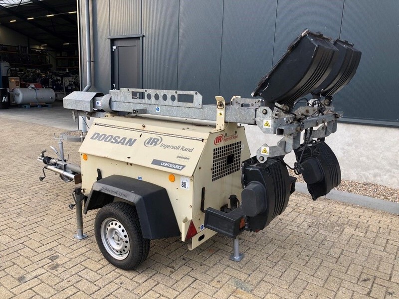 Ingersoll Rand Kubota LT6K 9 meter light tower generator - Осветителна кула: снимка 4 Ingersoll Rand Kubota LT6K 9 meter light tower generator - Осветителна кула: снимка 4
