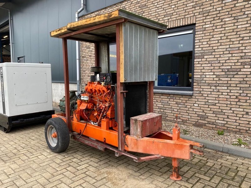 Iveco 8061 I 25.00 Waterpomp Caprari 144 m3 / h 12 Bar Mobiele Beregenings pompset - Водна помпа: снимка 2 Iveco 8061 I 25.00 Waterpomp Caprari 144 m3 / h 12 Bar Mobiele Beregenings pompset - Водна помпа: снимка 2