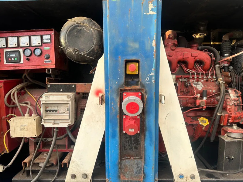 Електрогенератор Iveco 8061 Leroy Somer 85 kVA Silent generatorset: снимка 11