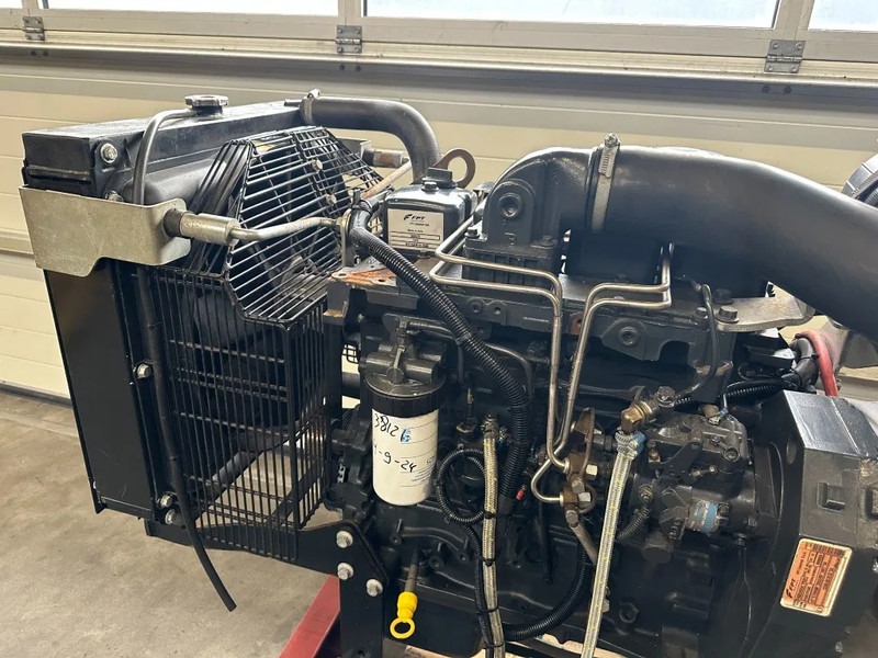 Iveco FPT NEF45 AM1A S500 Stamford 71.5 kVA generatorset - Електрогенератор: снимка 5 Iveco FPT NEF45 AM1A S500 Stamford 71.5 kVA generatorset - Електрогенератор: снимка 5