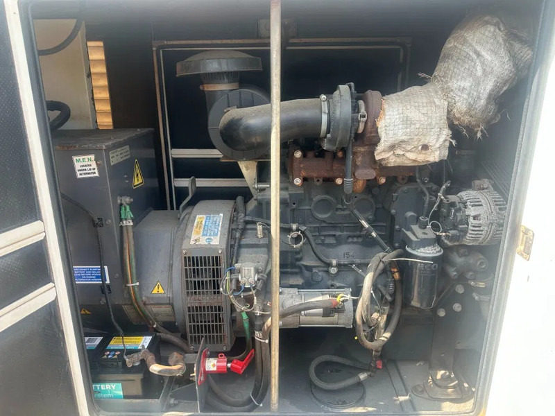 Iveco FPT NEF45 SM1A.A004 Stamford 60 kVA Silent Renrtal generatorset - Електрогенератор: снимка 3 Iveco FPT NEF45 SM1A.A004 Stamford 60 kVA Silent Renrtal generatorset - Електрогенератор: снимка 3