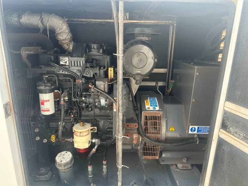 Iveco FPT NEF45 SM1A.A004 Stamford 60 kVA Silent Rental generatorset - Електрогенератор: снимка 4 Iveco FPT NEF45 SM1A.A004 Stamford 60 kVA Silent Rental generatorset - Електрогенератор: снимка 4
