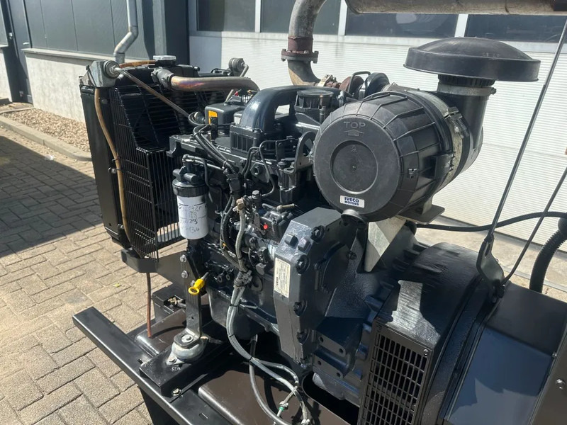Iveco FPT NEF45 SM1A.A007 Himoinsa Stamford 66 kVA generatorset - Електрогенератор: снимка 3 Iveco FPT NEF45 SM1A.A007 Himoinsa Stamford 66 kVA generatorset - Електрогенератор: снимка 3