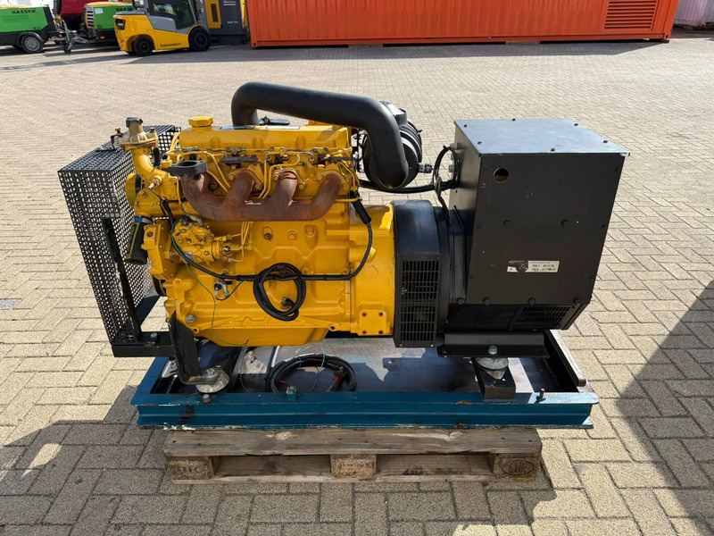 John Deere 4039 DF 008 Stamford 42.5 kVA generatorset - Електрогенератор: снимка 2 John Deere 4039 DF 008 Stamford 42.5 kVA generatorset - Електрогенератор: снимка 2