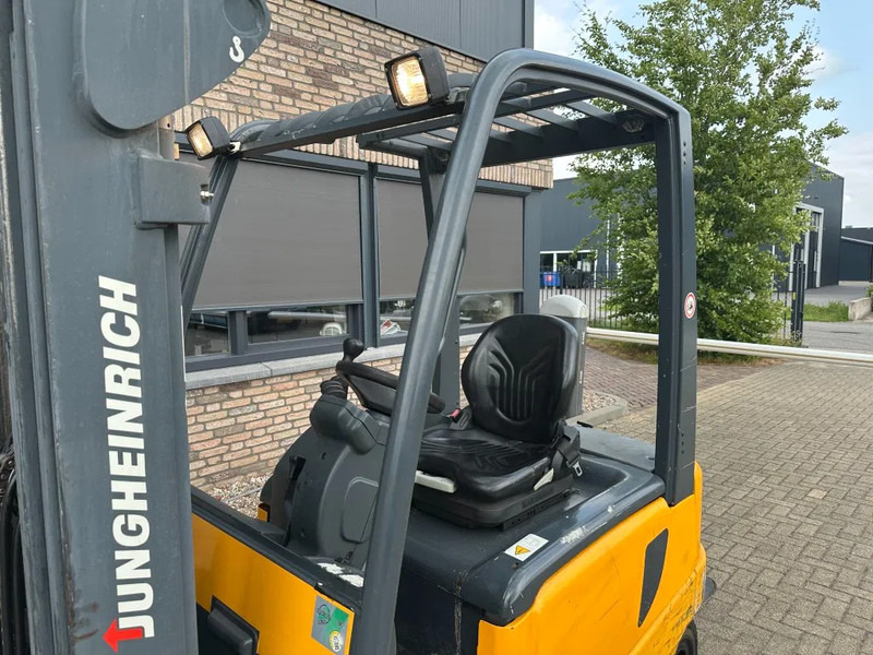 Jungheinrich EFG 425 k-470DZ/SP 2.5 ton Triplex Freelift Sideshift Elektra Heftruck Accu 2016 - Електрокар: снимка 5 Jungheinrich EFG 425 k-470DZ/SP 2.5 ton Triplex Freelift Sideshift Elektra Heftruck Accu 2016 - Електрокар: снимка 5