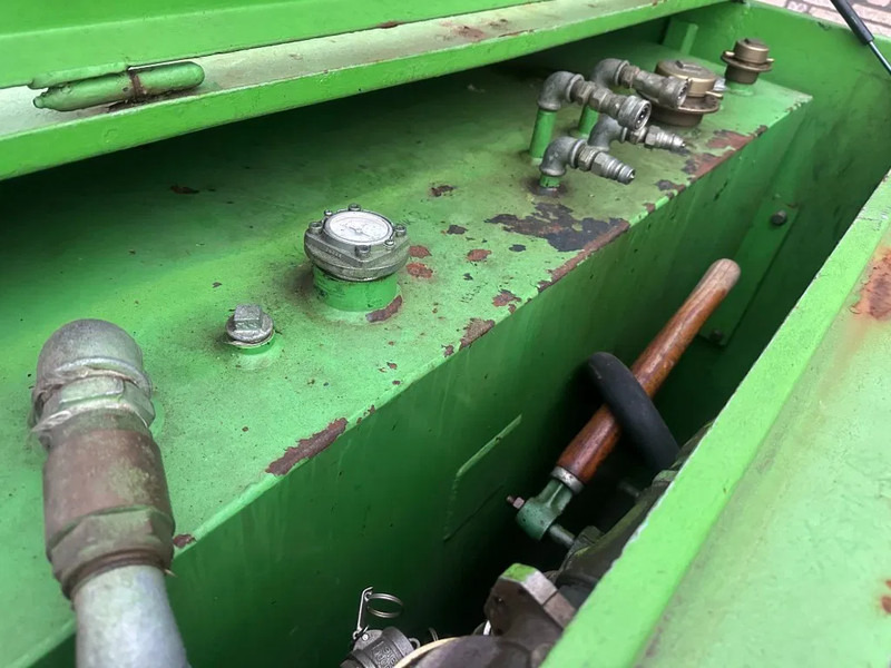 Резервоар за съхранение Kiwa IBC Steenbergen 2000 liter Dieseltank met handpomp Milieutank: снимка 10 Резервоар за съхранение Kiwa IBC Steenbergen 2000 liter Dieseltank met handpomp Milieutank: снимка 10