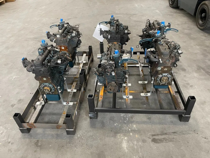 Kubota D722 dieselmotor 3 cilinder 18 PK (4stuks!) - Двигател за Подемно-транспортна техника: снимка 3 Kubota D722 dieselmotor 3 cilinder 18 PK (4stuks!) - Двигател за Подемно-транспортна техника: снимка 3