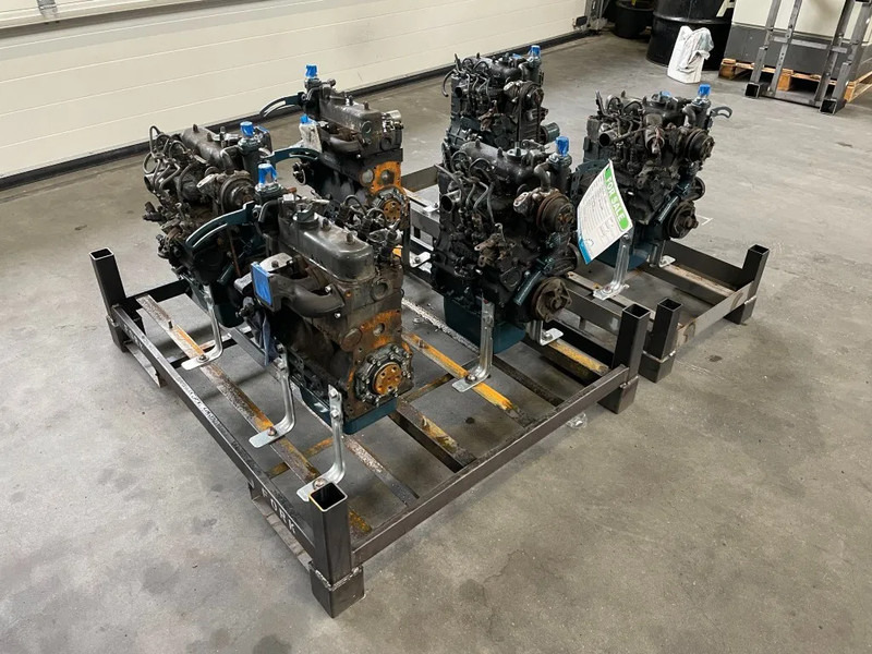 Kubota D722 dieselmotor 3 cilinder 18 PK (4stuks!) - Двигател за Подемно-транспортна техника: снимка 1 Kubota D722 dieselmotor 3 cilinder 18 PK (4stuks!) - Двигател за Подемно-транспортна техника: снимка 1