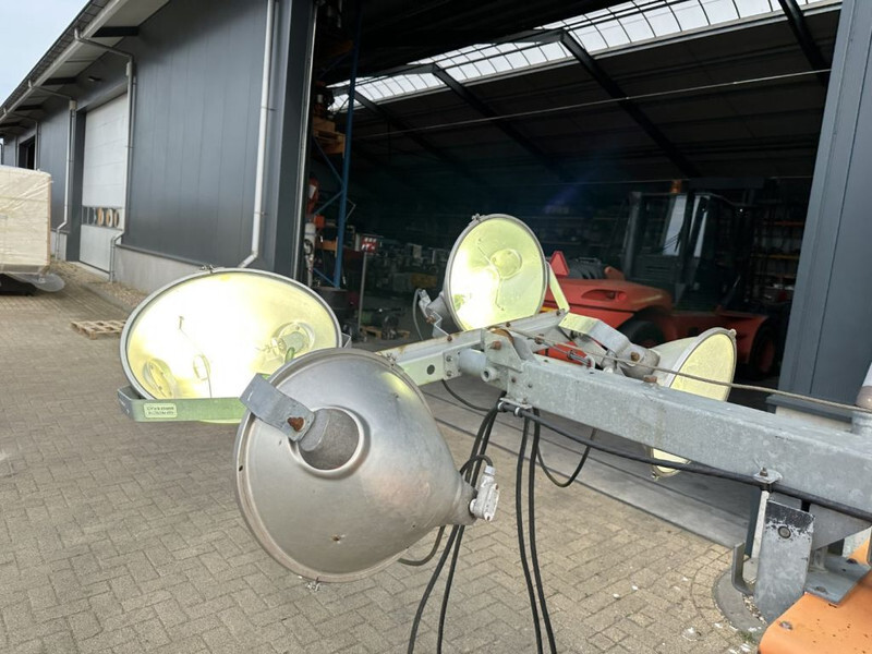 Осветителна кула Kubota D905 Allmand Mobiele Lichtmast Aggregaat Light Tower 8.1 meter: снимка 7