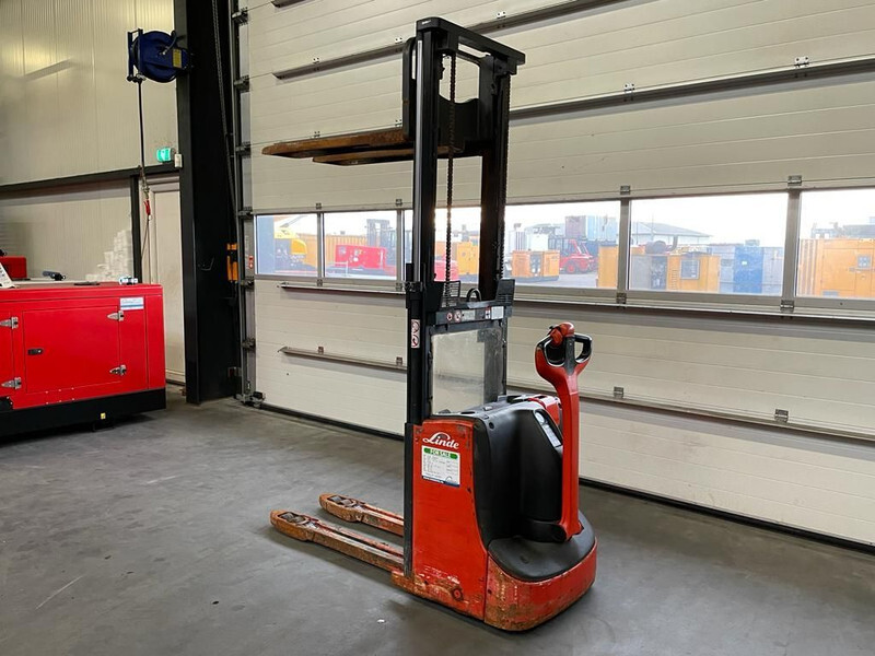 Linde D08 Stapelaar 1.8 ton 210 cm Hefhoogte Stapelaar - Стакер: снимка 3 Linde D08 Stapelaar 1.8 ton 210 cm Hefhoogte Stapelaar - Стакер: снимка 3
