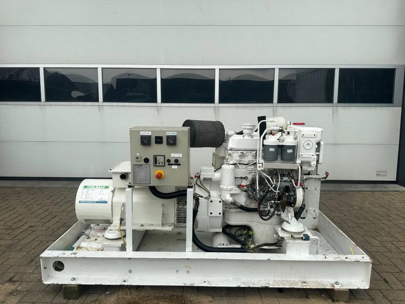 Mercedes-Benz OM 364 MTU 50 kVA Marine Scheepsvaart generatorset - Електрогенератор: снимка 1 Mercedes-Benz OM 364 MTU 50 kVA Marine Scheepsvaart generatorset - Електрогенератор: снимка 1