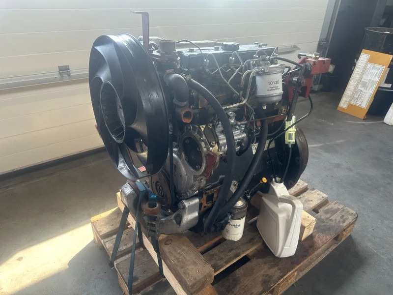 Perkins 1004-40 Diesel Engine 4 cilinder 65 PK Motor t.b.v Linde Heftruck - Двигател за Подемно-транспортна техника: снимка 5 Perkins 1004-40 Diesel Engine 4 cilinder 65 PK Motor t.b.v Linde Heftruck - Двигател за Подемно-транспортна техника: снимка 5