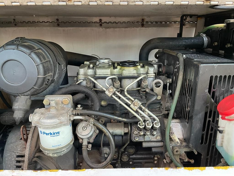 Perkins Mecc Alte Spa 5 kVA Mobiele Lichtmast Aggregaat Light Tower - Осветителна кула: снимка 3 Perkins Mecc Alte Spa 5 kVA Mobiele Lichtmast Aggregaat Light Tower - Осветителна кула: снимка 3