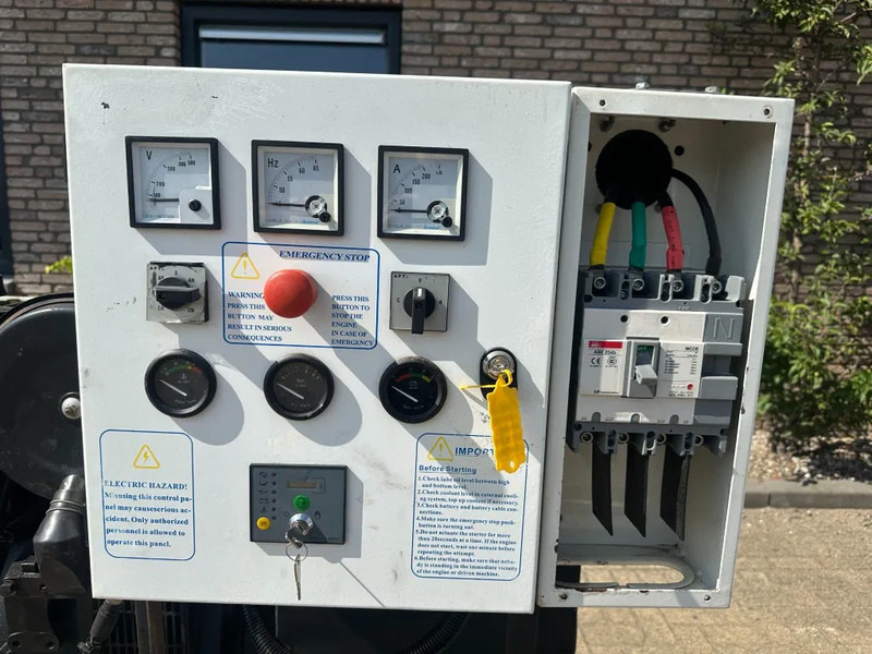 Perkins Stamford 100 kVA noodstroom generatorset - Електрогенератор: снимка 4 Perkins Stamford 100 kVA noodstroom generatorset - Електрогенератор: снимка 4