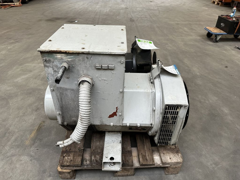 Stamford UCM224G13 Geneartordeel 62 kVA Alternator - Електрогенератор: снимка 5 Stamford UCM224G13 Geneartordeel 62 kVA Alternator - Електрогенератор: снимка 5