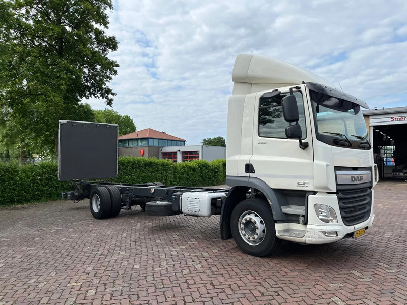 DAF CF 260 CF 260 FA CHASSIS CABINE EURO 6 - Шаси кабина: снимка 5 DAF CF 260 CF 260 FA CHASSIS CABINE EURO 6 - Шаси кабина: снимка 5