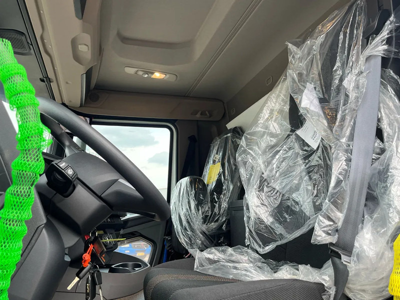 Камион фургон DAF XD 340 FAN 6x2: снимка 18