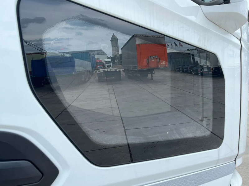 Камион фургон DAF XD 340 FAN 6x2: снимка 17