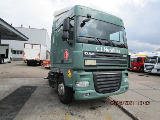 DAF XF 105 SPACE CABINE XF 105 EURO 5 - Кабина и интериор: снимка 2 DAF XF 105 SPACE CABINE XF 105 EURO 5 - Кабина и интериор: снимка 2